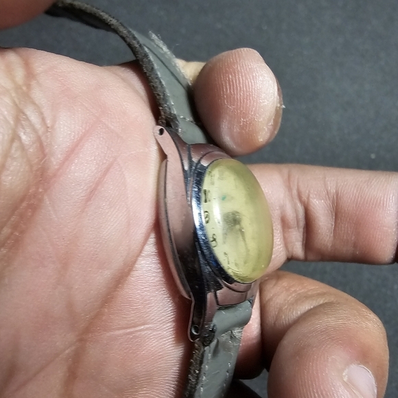 Vintage US Time Mechanical Wind Silver Tone Ladies Watch Not Working Parts Repai - Picture 6 of 7